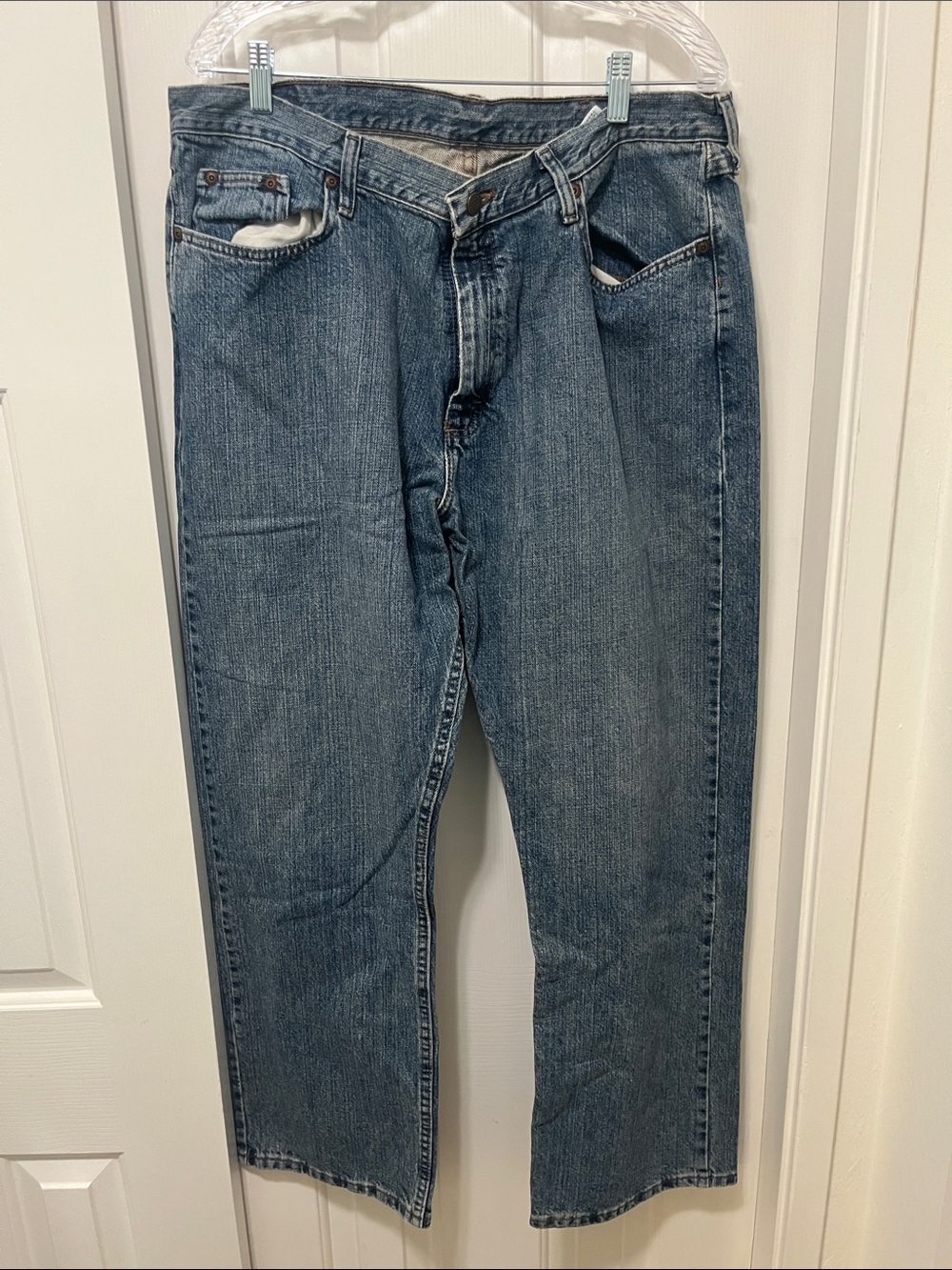 Wrangler Men's Medium Blue Straight Jeans
